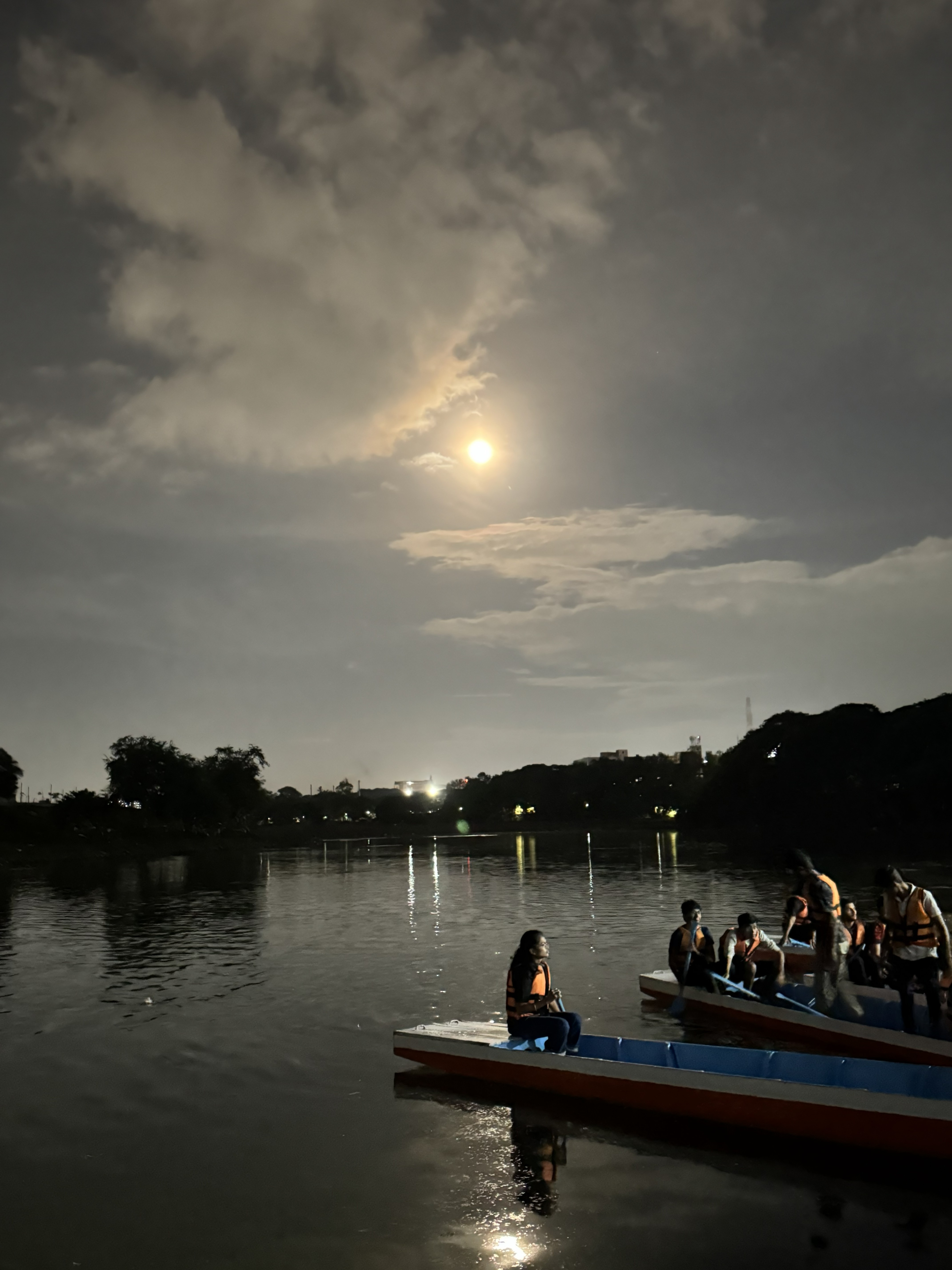 Moonlight Punting - Image 2